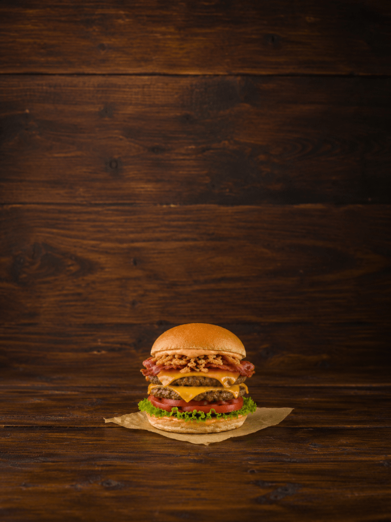 California Double Burger - Anda California Triple Burger sauce 2 AI